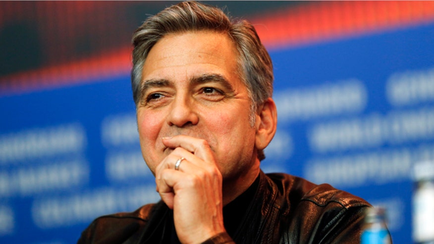 clooney smile ap660.jpg